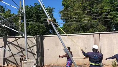 pylônes télécom en acier tubulaire à 3 pieds