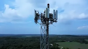 Installation 4 – Pylône en acier tubulaire à 3 pieds