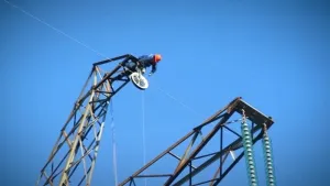 Installation de pylône de ligne de transmission 2
