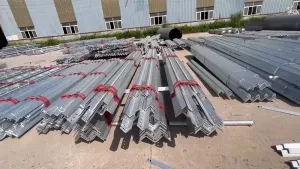 Zone de galvanisation de pylônes en acier