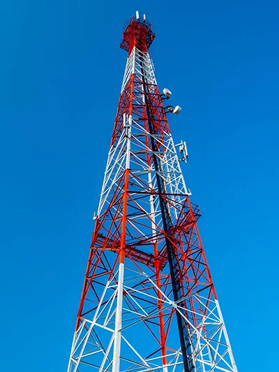 Pylône de télécommunications en acier angulaire à 4 pieds