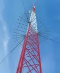 Tour de télécommunication haubanée (Mât haubané)
