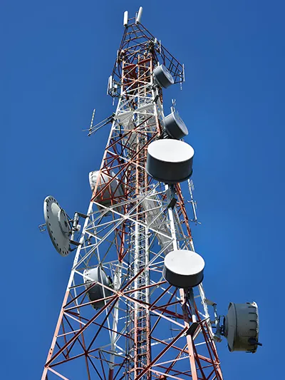 Pylône de communication micro-ondes
