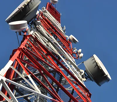Pylône de communication micro-ondes de 50 m