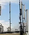 Pylône de télécommunications rooftop